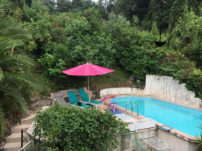 Le Cannet 10mn Cannes Chambre indépendante étage d'une maison avec piscine